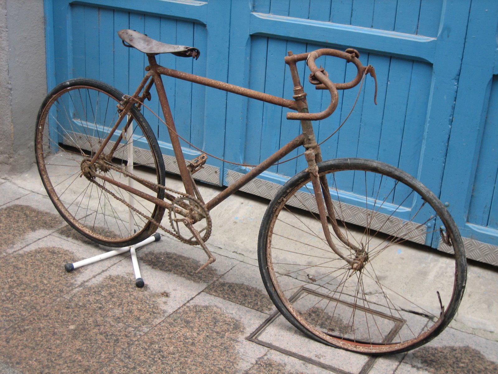 [071209+-+Una+bicicleta+antigua.jpg]