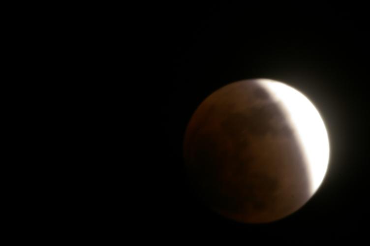 [Lunar+Eclipse+20+Feb+08+-+1.jpg]