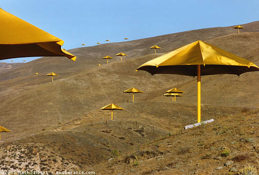 [1991-10-Christos-Umbrellas-hills.jpg]