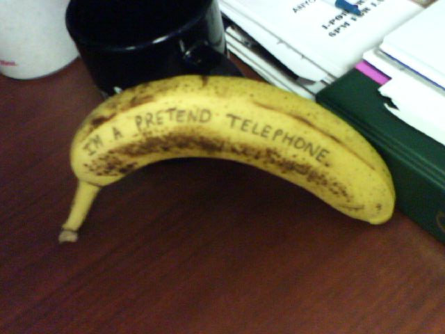 [banana,+pretend+telephone.JPG]
