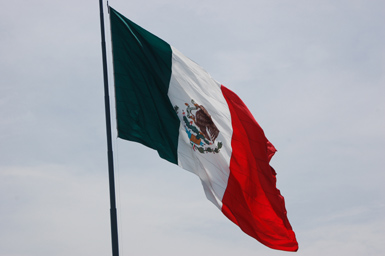 [1A-mexican-flag-zocalo.jpg]