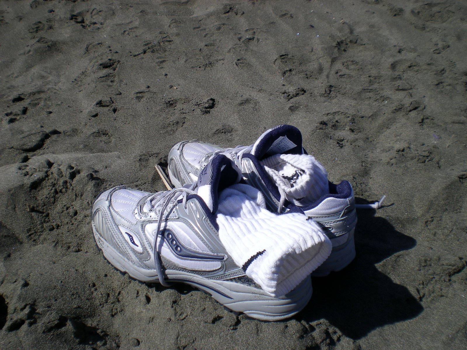 [my+shoes+on+the+beach+3.08.jpg]