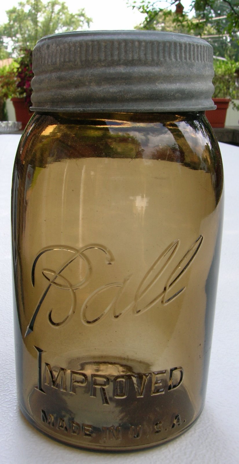 [ball+jar+brown.JPG]