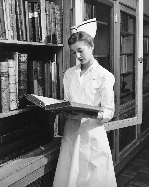 [Nurse+in+Library.jpg]