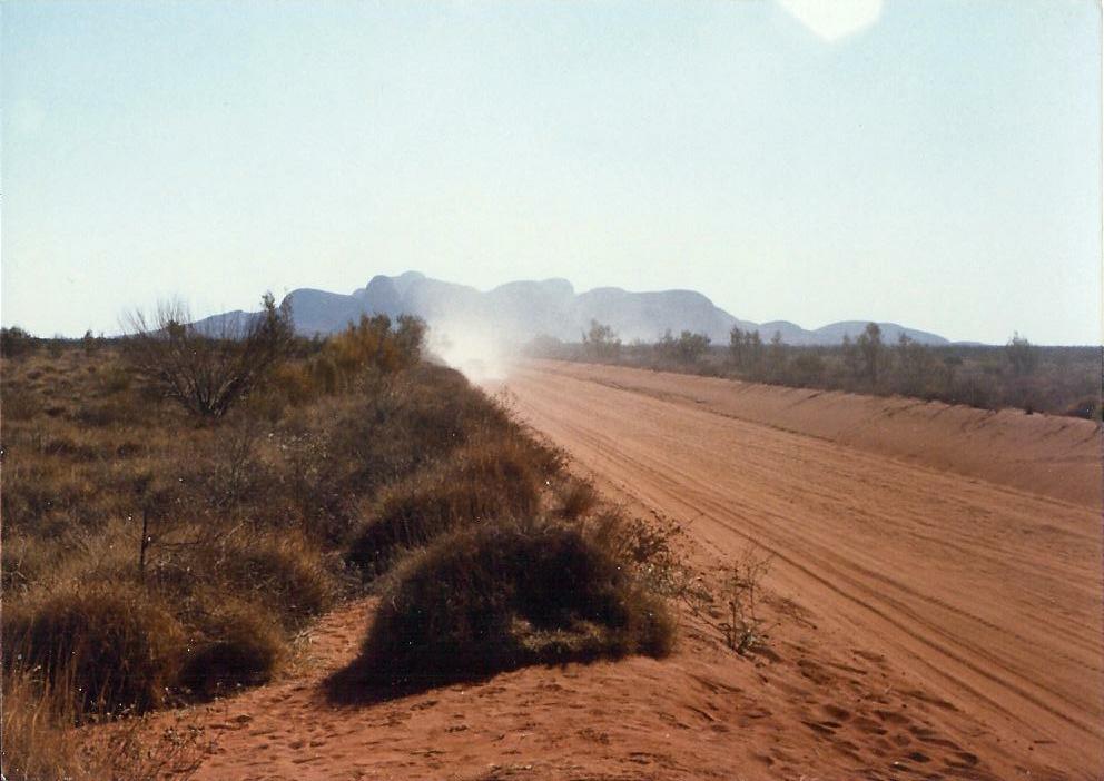 [Uluru1.jpg]