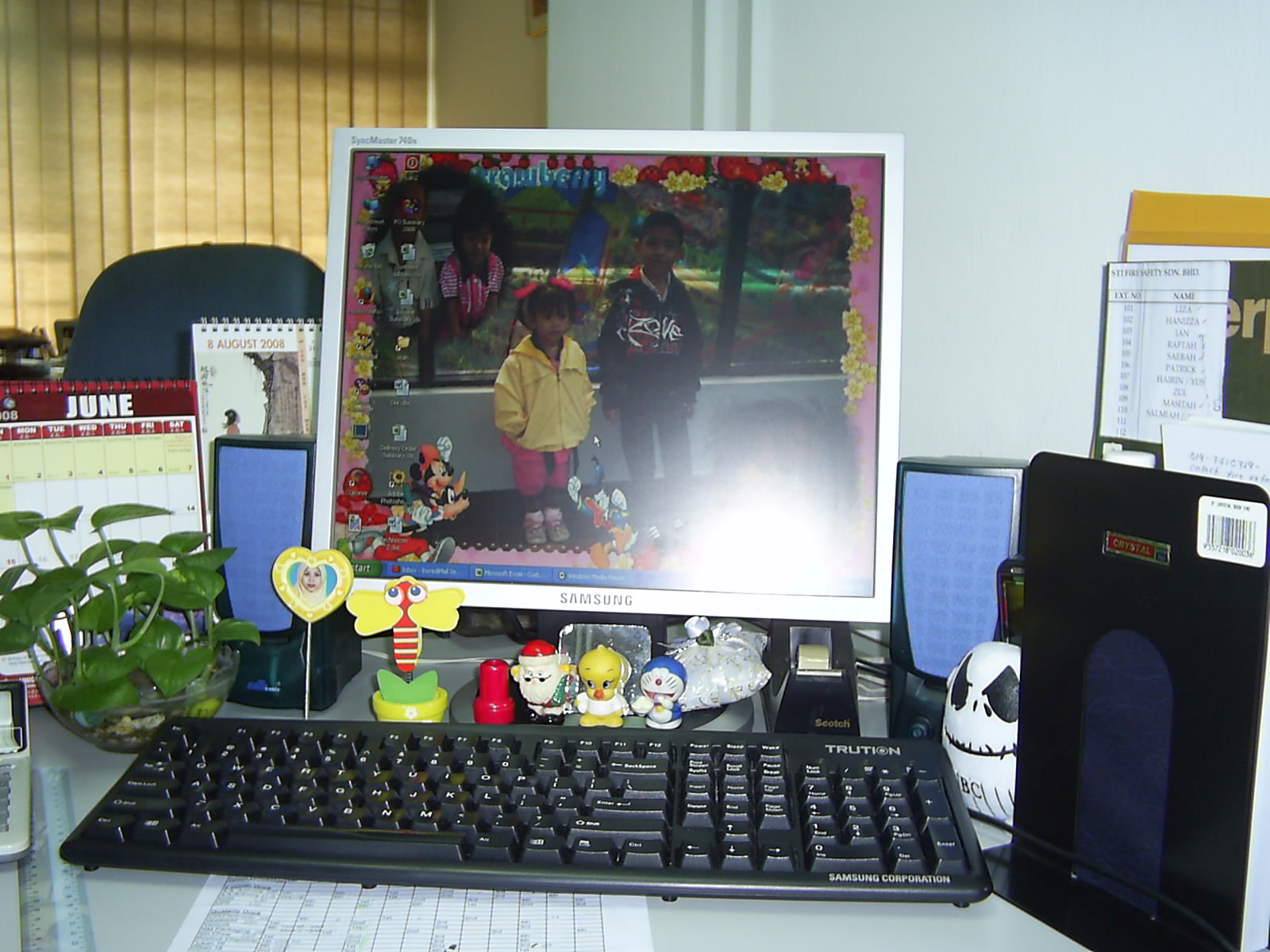 [my+desk+2.JPG]
