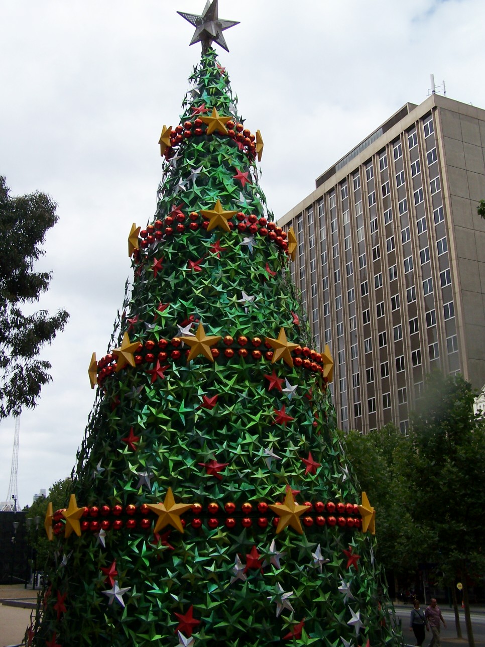 [Christmas+061216+-+Christmas+tree+-+Swanston+Street.jpg]