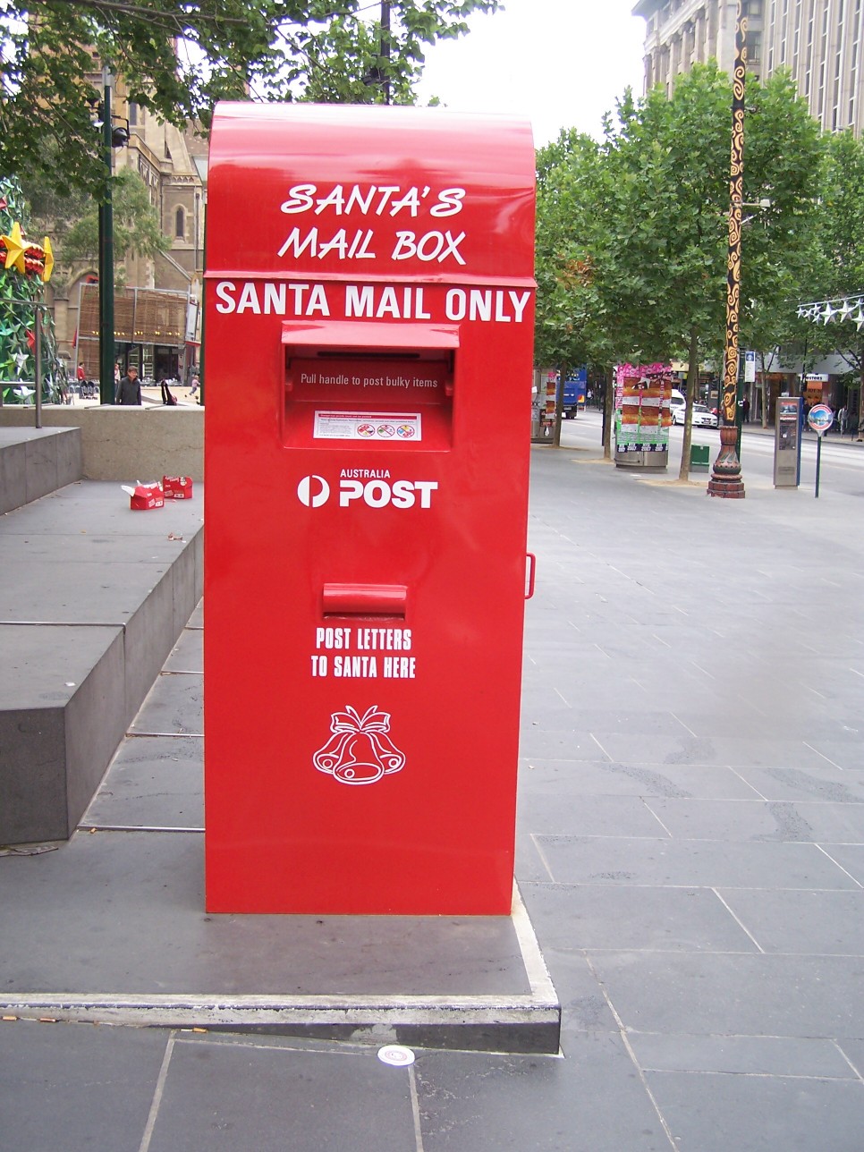 [Christmas+061216+-+Santa's+mail+box.jpg]