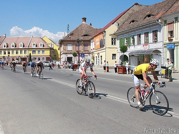 [ciclism-sprint-in-cisnadie-turul+romaniei+2008.jpg]