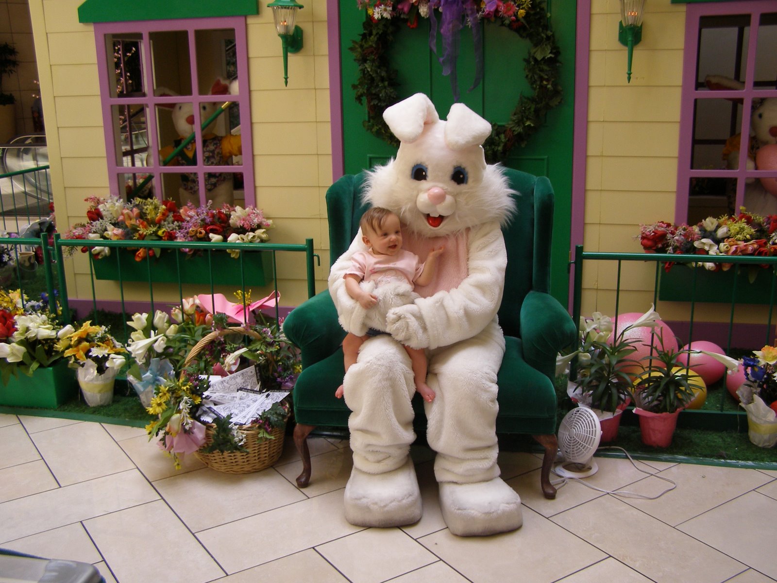 [Visit+to+the+Easter+Bunny+002.jpg]
