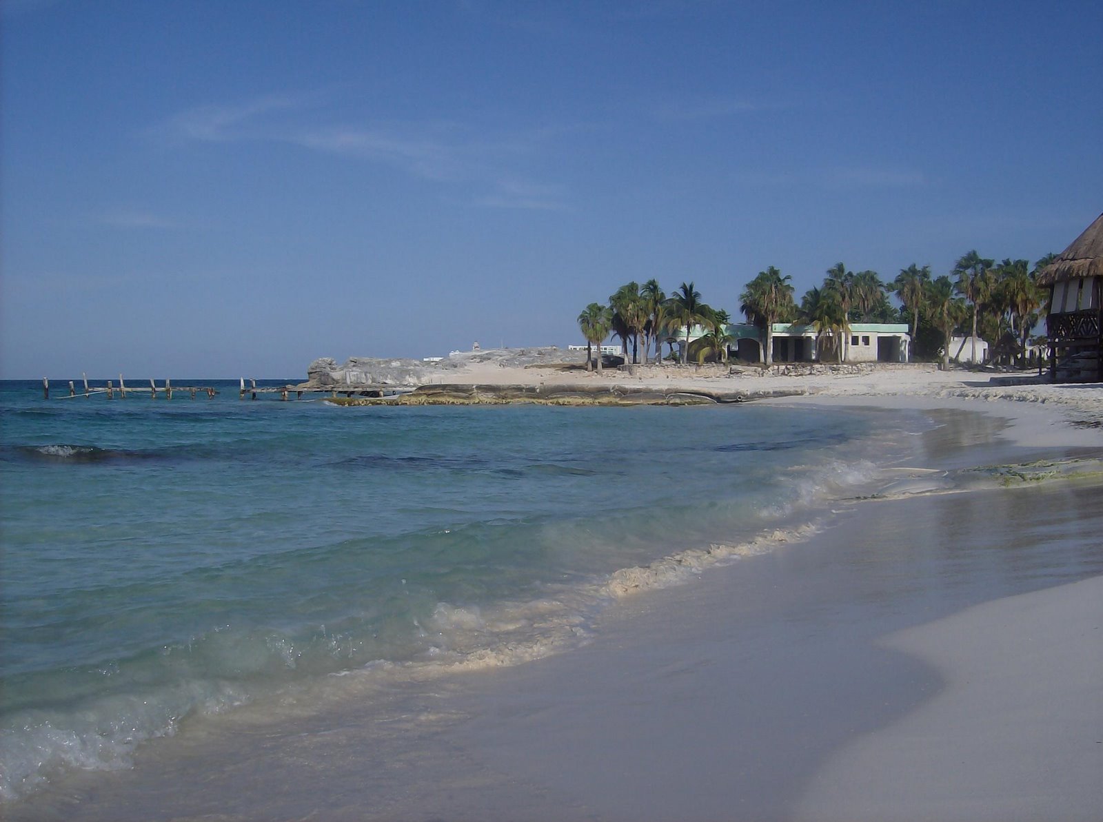 [beach_in_cancun_mexico2.jpg]