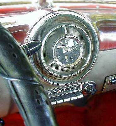 [1952+Pontiac+Starcief+dlx+Station+Wagon++clock1.jpg]