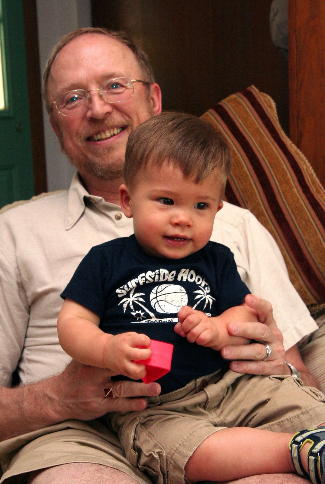 [6-6-2008+-+Grandpa+Vernon+and+Connor.jpg]