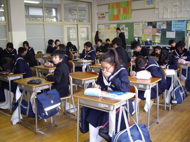 [Hanada+last+day+-+kids+in+class.jpg]