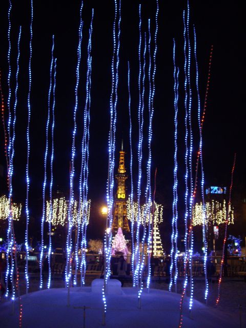 [Sapporo+-+christmas+lights+blue.jpg]