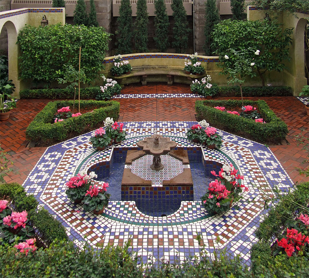 [Missouri+Botanical+Gardens,+in+Saint+Louis,+Missouri+-+Mediterranean+House,+Moorish+fountain.jpg]