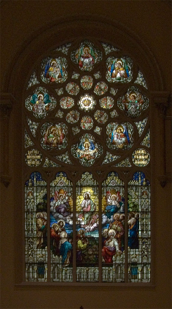 [Saint+Anthony+of+Padua+Church,+in+Saint+Louis,+Missouri+-+stained+glass+window.jpg]