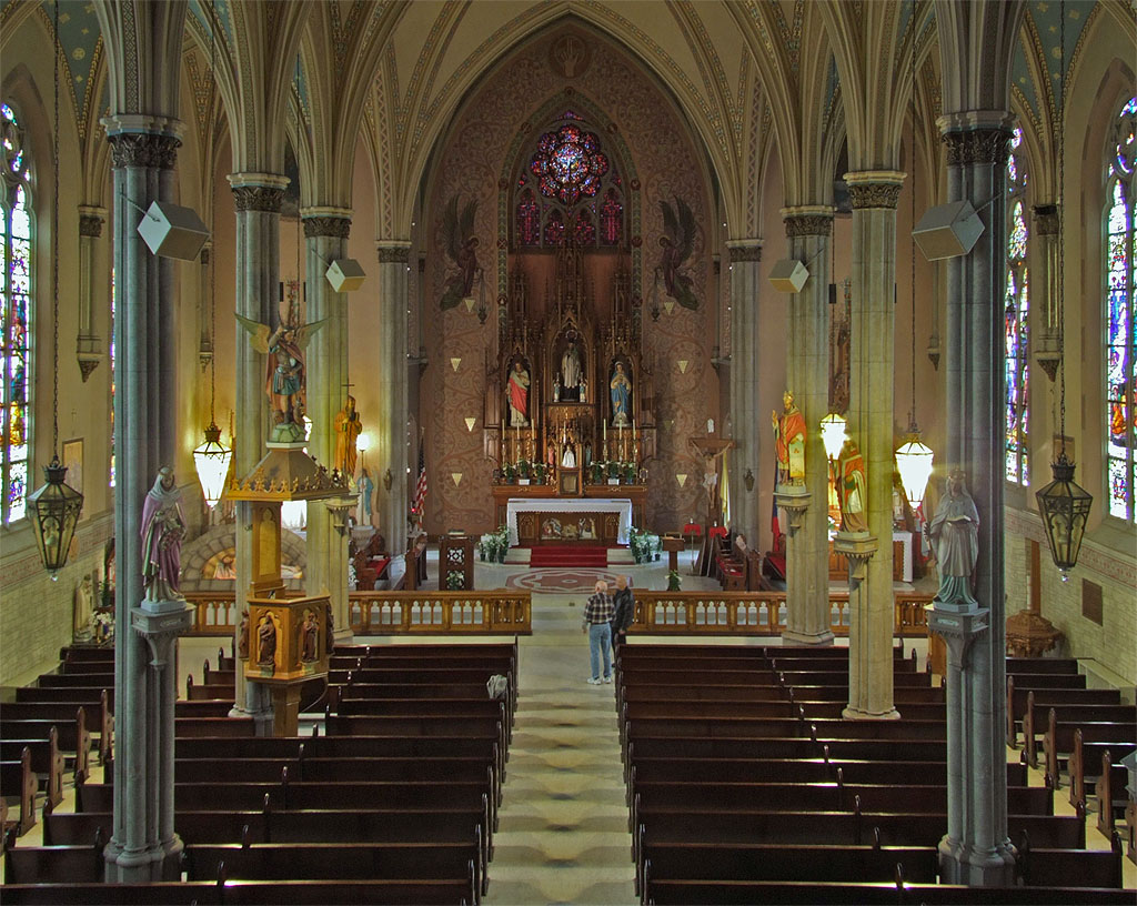 [Saint+John+Nepomuk+Chapel,+in+Saint+Louis,+Missouri+-+nave+from+choir+loft.jpg]