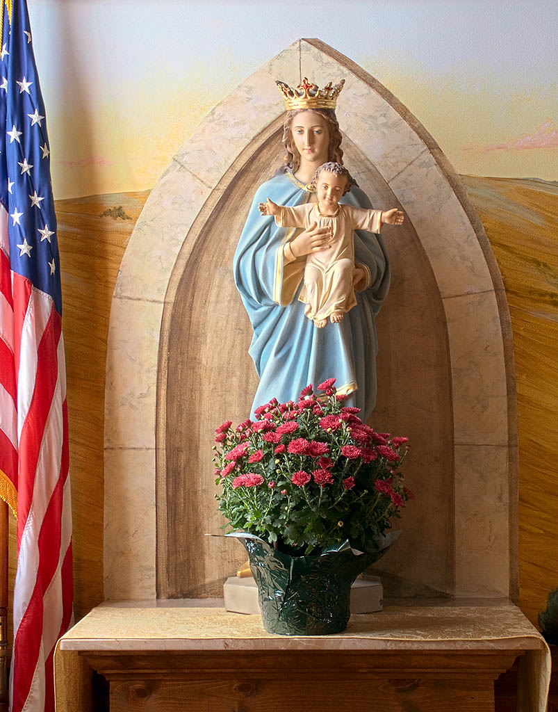 [Saint+James+Roman+Catholic+Church,+in+Catawissa,+Missouri,+USA+-+statue+of+Blessed+Virgin+Mary+and+Infant+Jesus.jpg]