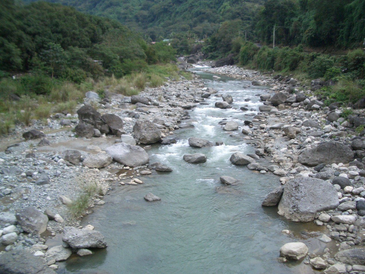 [Canoe+River+at+Twin+Peaks+Bridge-Baguio-upstream.jpg]