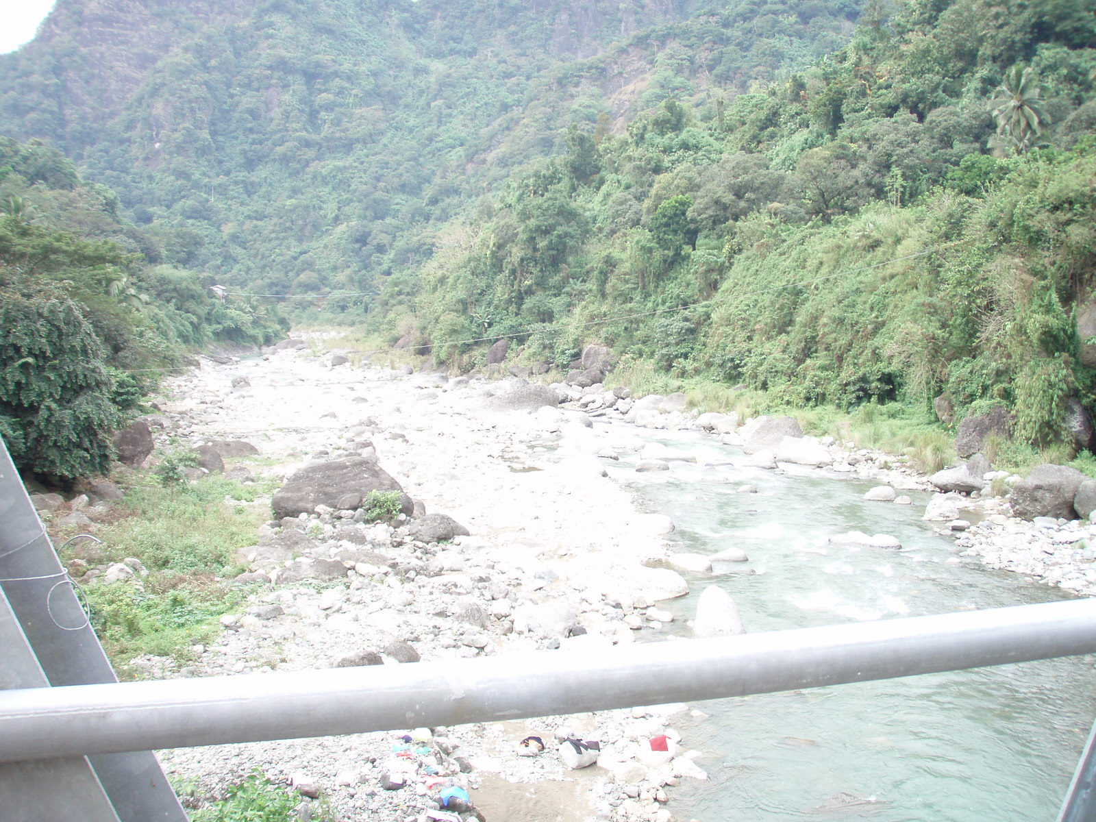 [Canoe+river-Twin+Peaks+Bridge-Baguio-downstream.JPG]