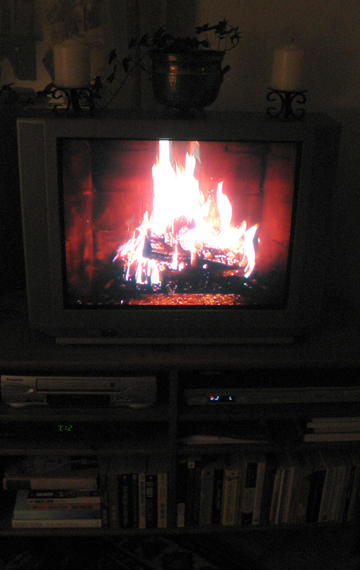 [dvd+fireplace.jpg]