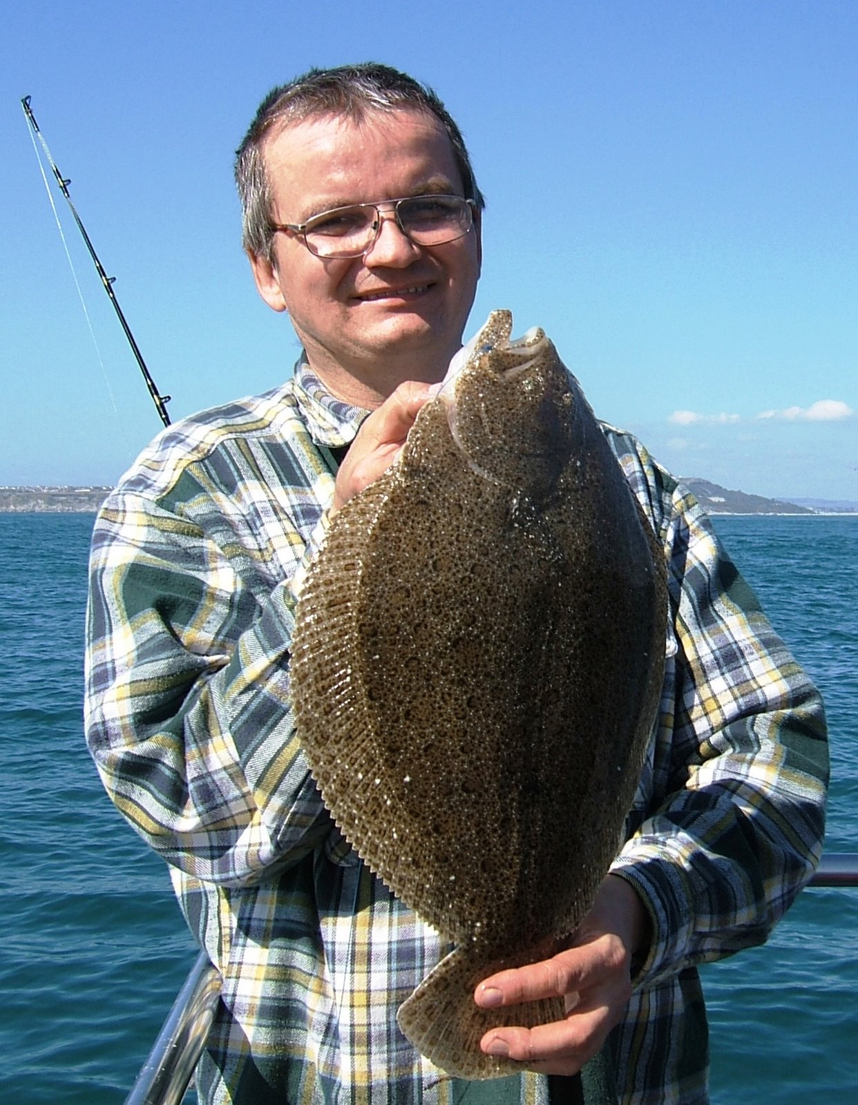 [Mareck+with+5lb+brill+15+Sept+2007.jpg]