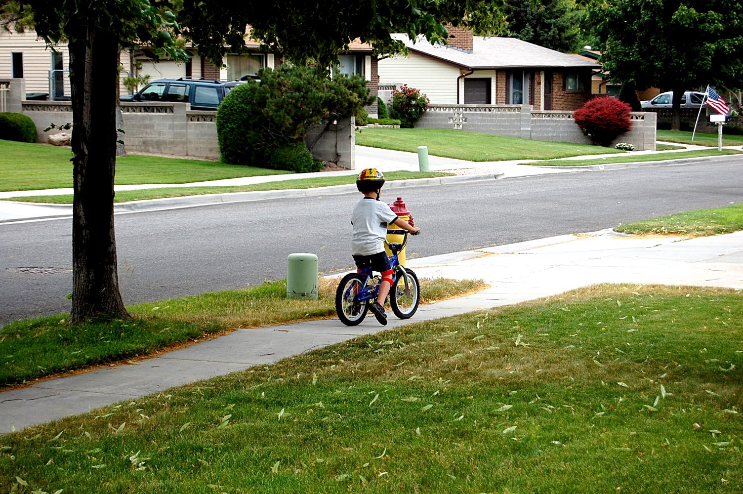 [2008-07-04.57+jared+learning+to+ride+a+bike.jpg]