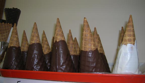 [ice+cream+cones.jpg]