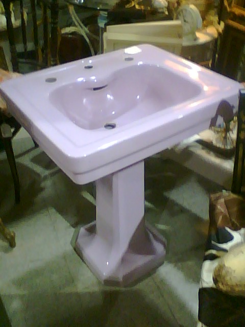 [purple_pedestal_sink.jpg]