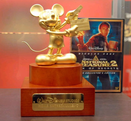 [Gold+Mickey+Mouse.jpg]