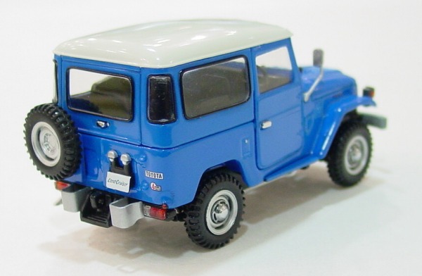 [FJ40-blue-600-rear.jpg]