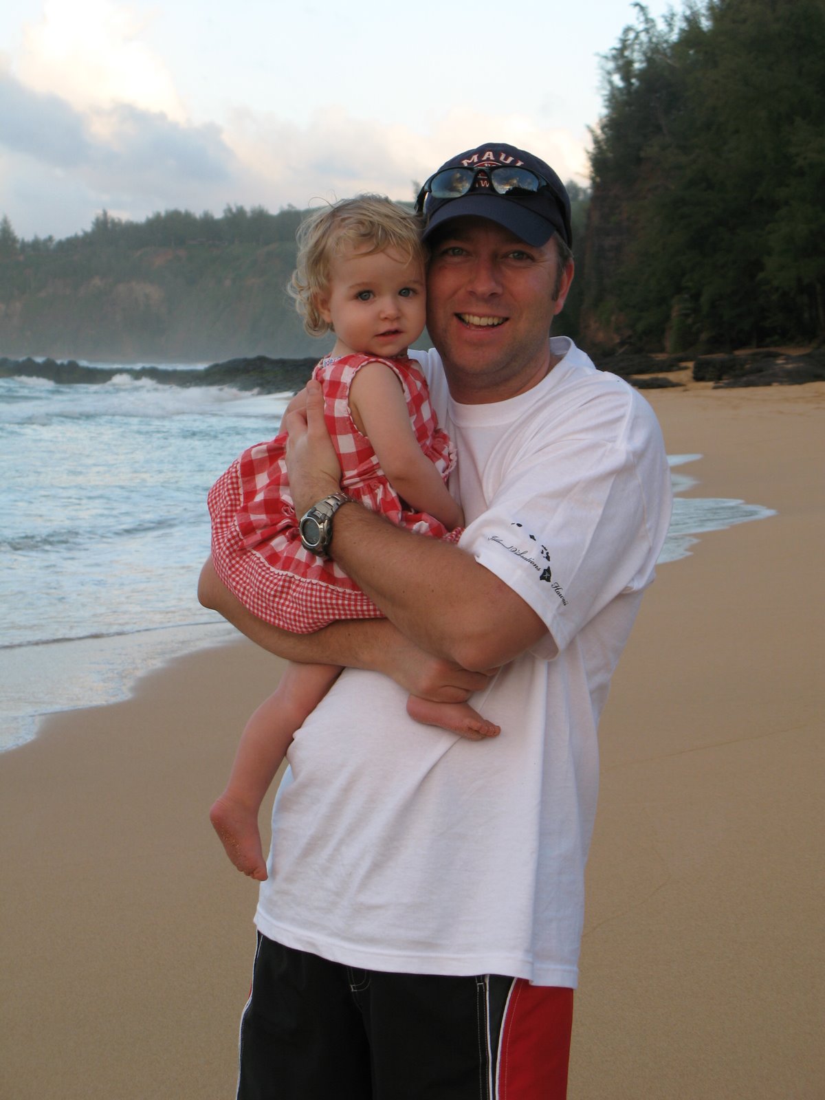 [Dad+and+Kaylee+at+the+beach.JPG]