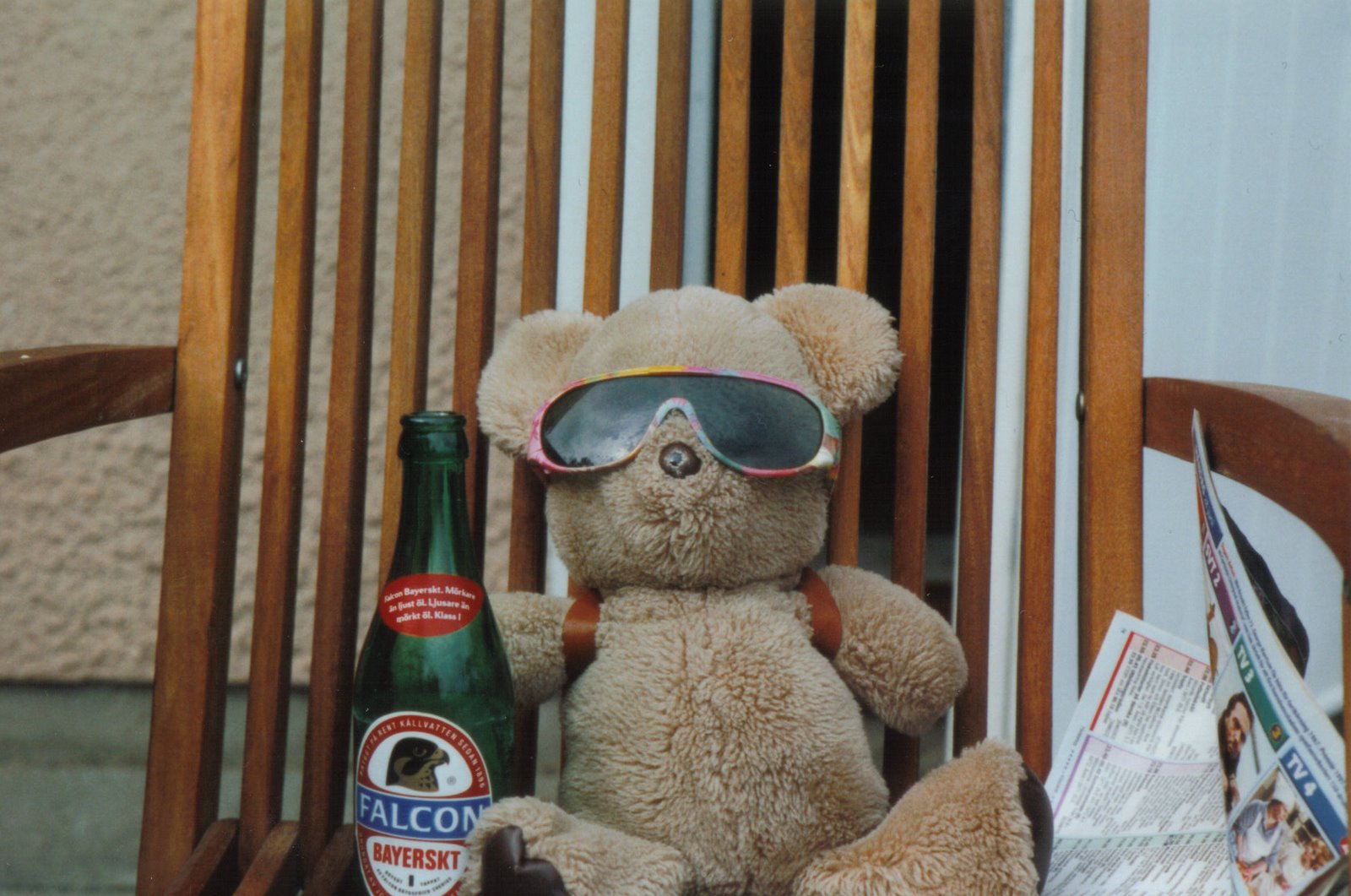 [björne+gillar+att+dricka+öl.jpg]