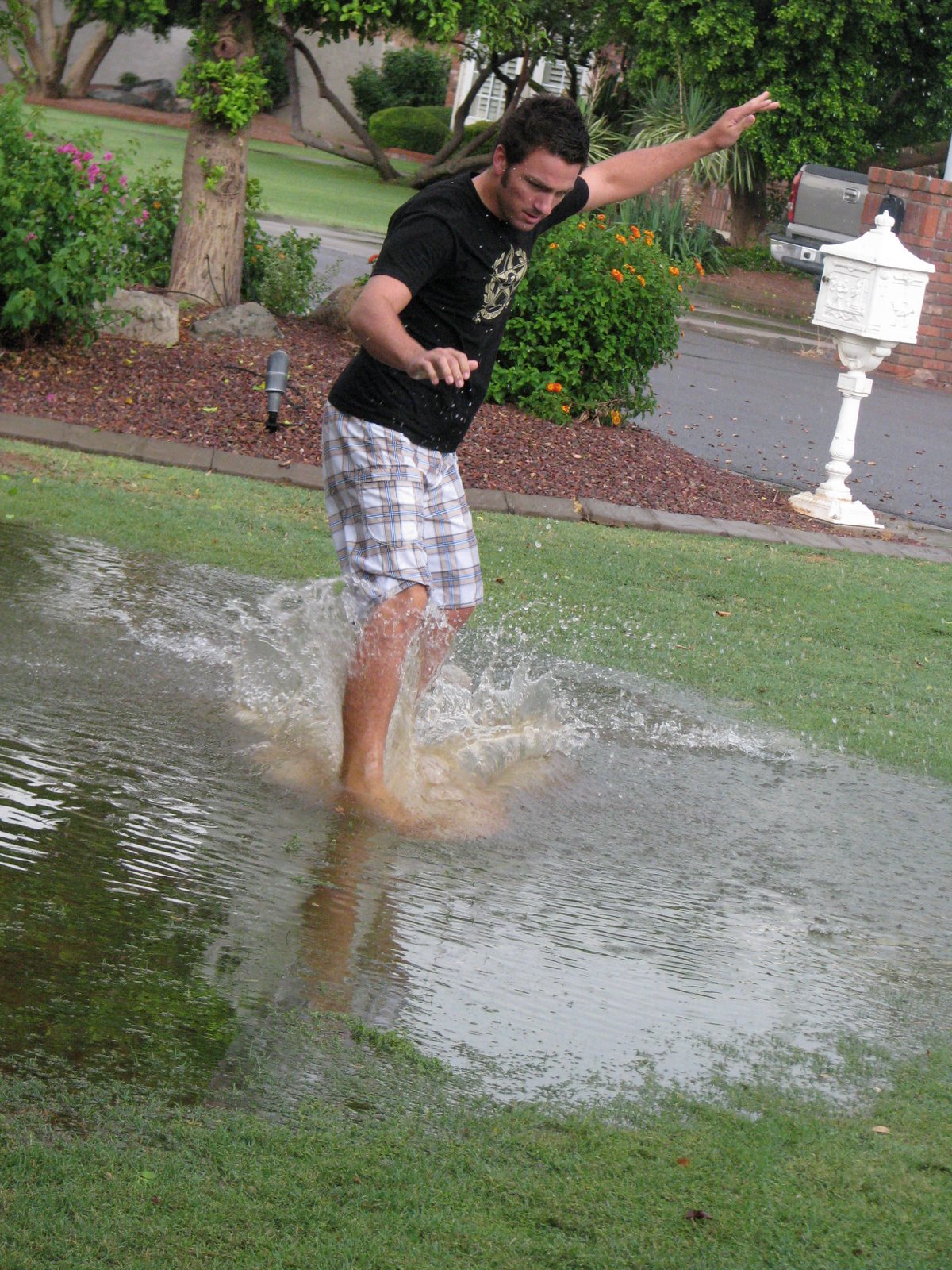 [Naters+playing+in+the+rain...+052.jpg]