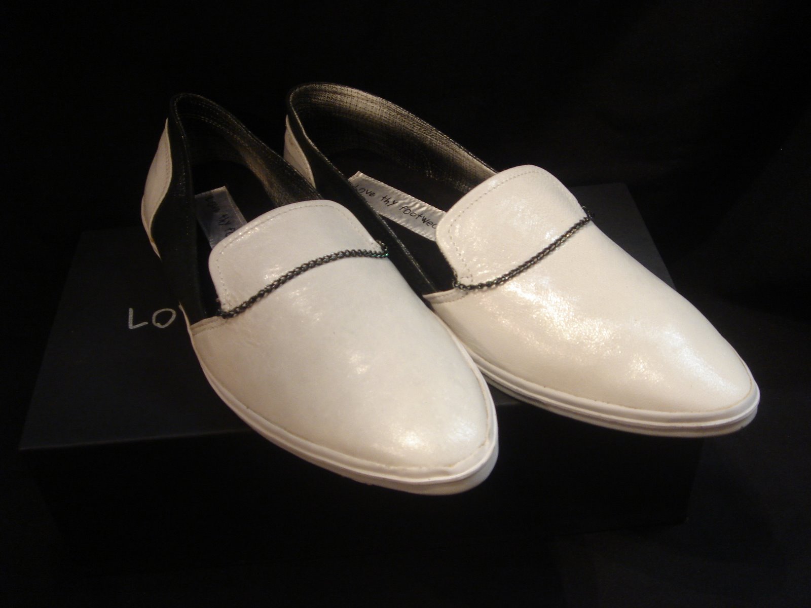[LTN+lowrider+white+cracked+leather.JPG]