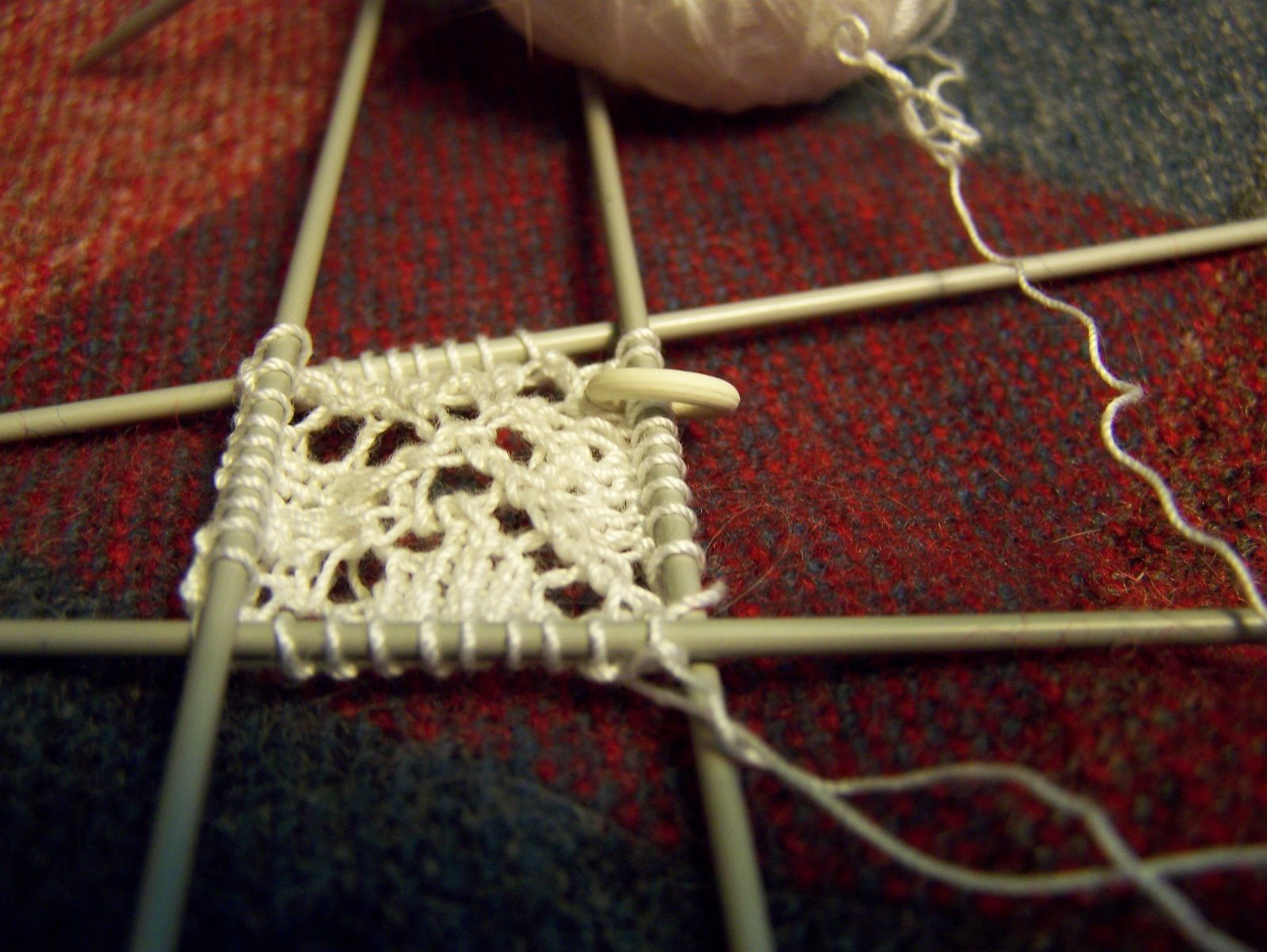 [May+knittin+002.jpg]