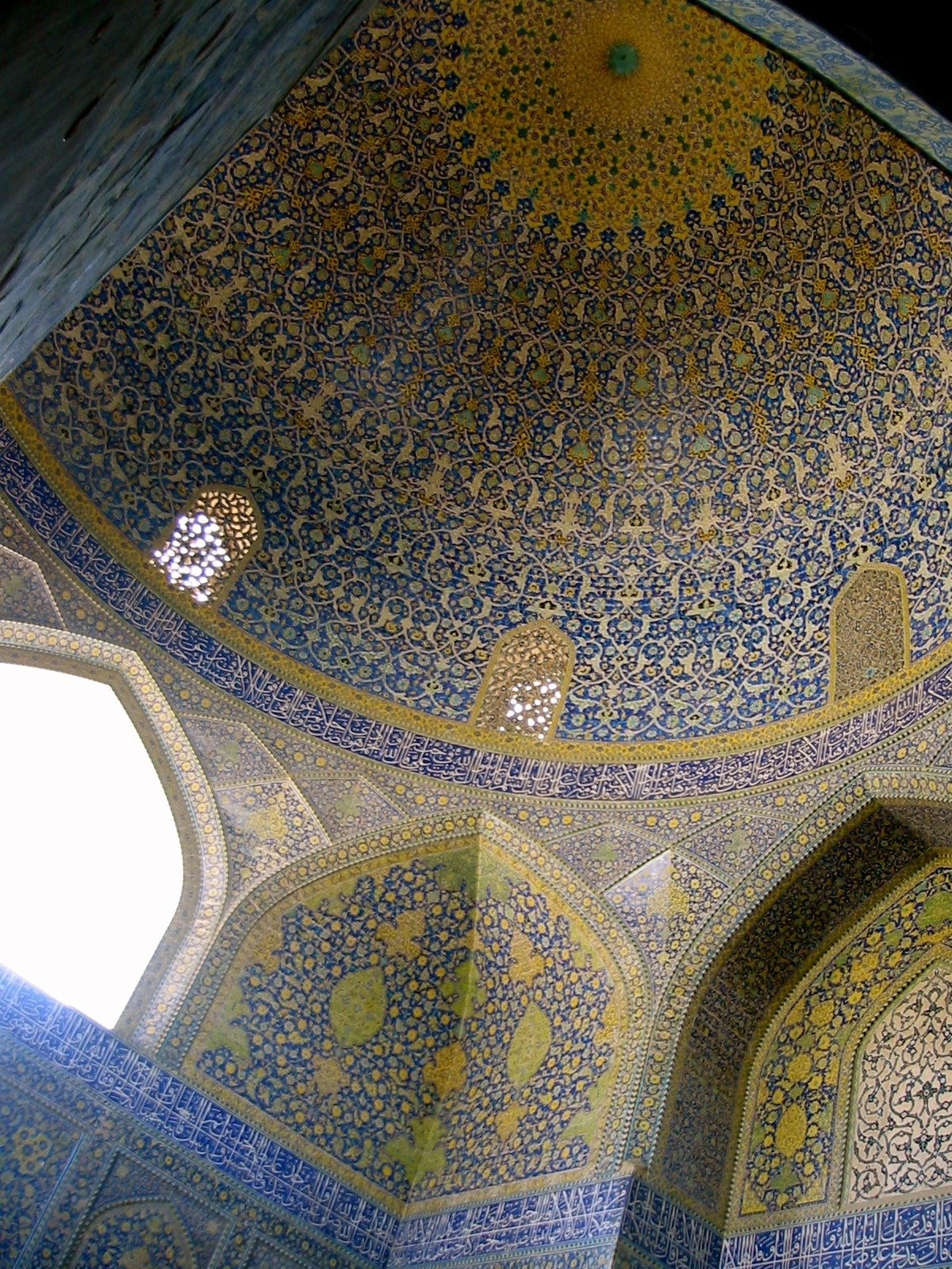 [Ceiling+of+Mosque.jpg]