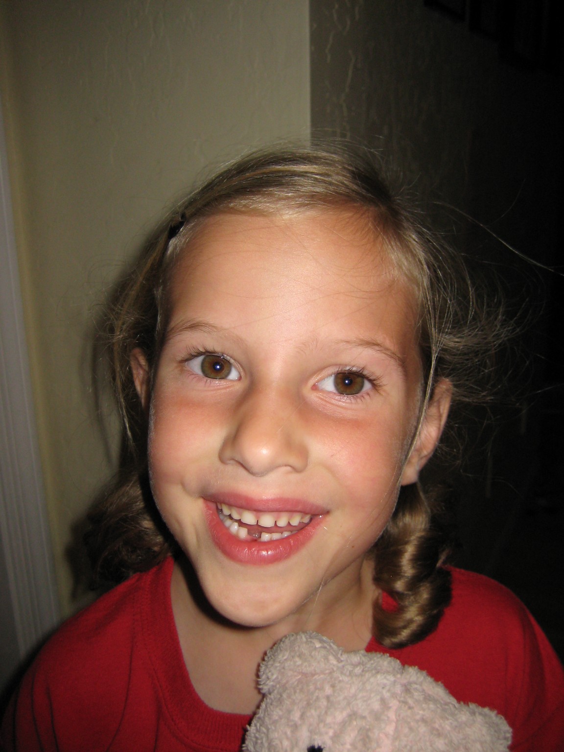 [mary+loses+first+tooth.JPG]