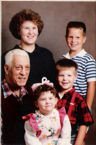 [Grandpa+&+Grandkids+1989.jpg]