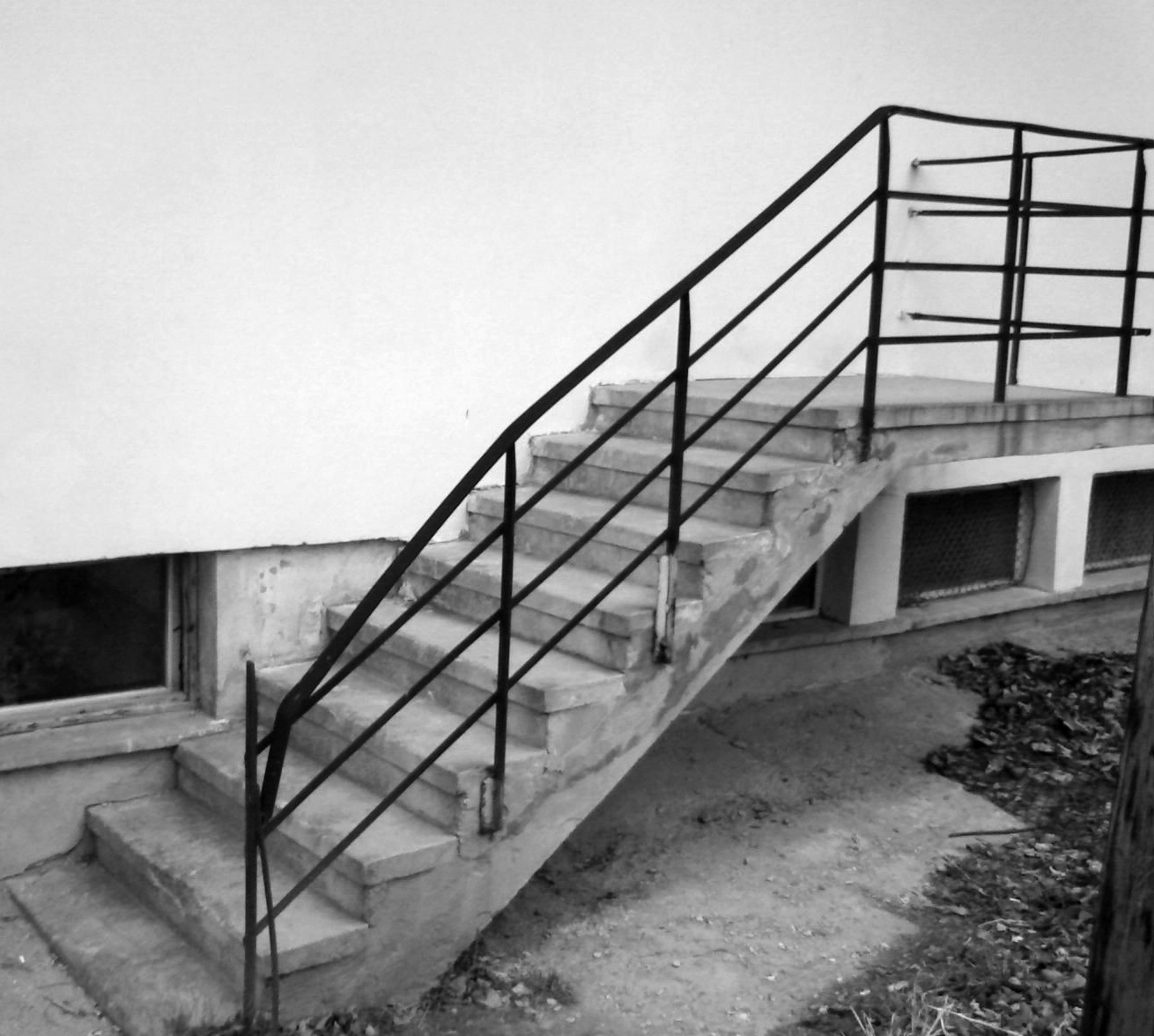 [stairway1.jpg]