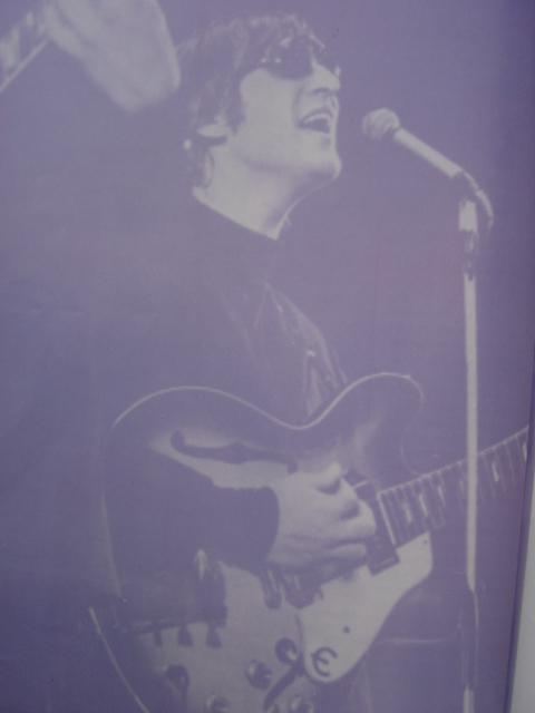 [John+Lennon+(035).JPG]