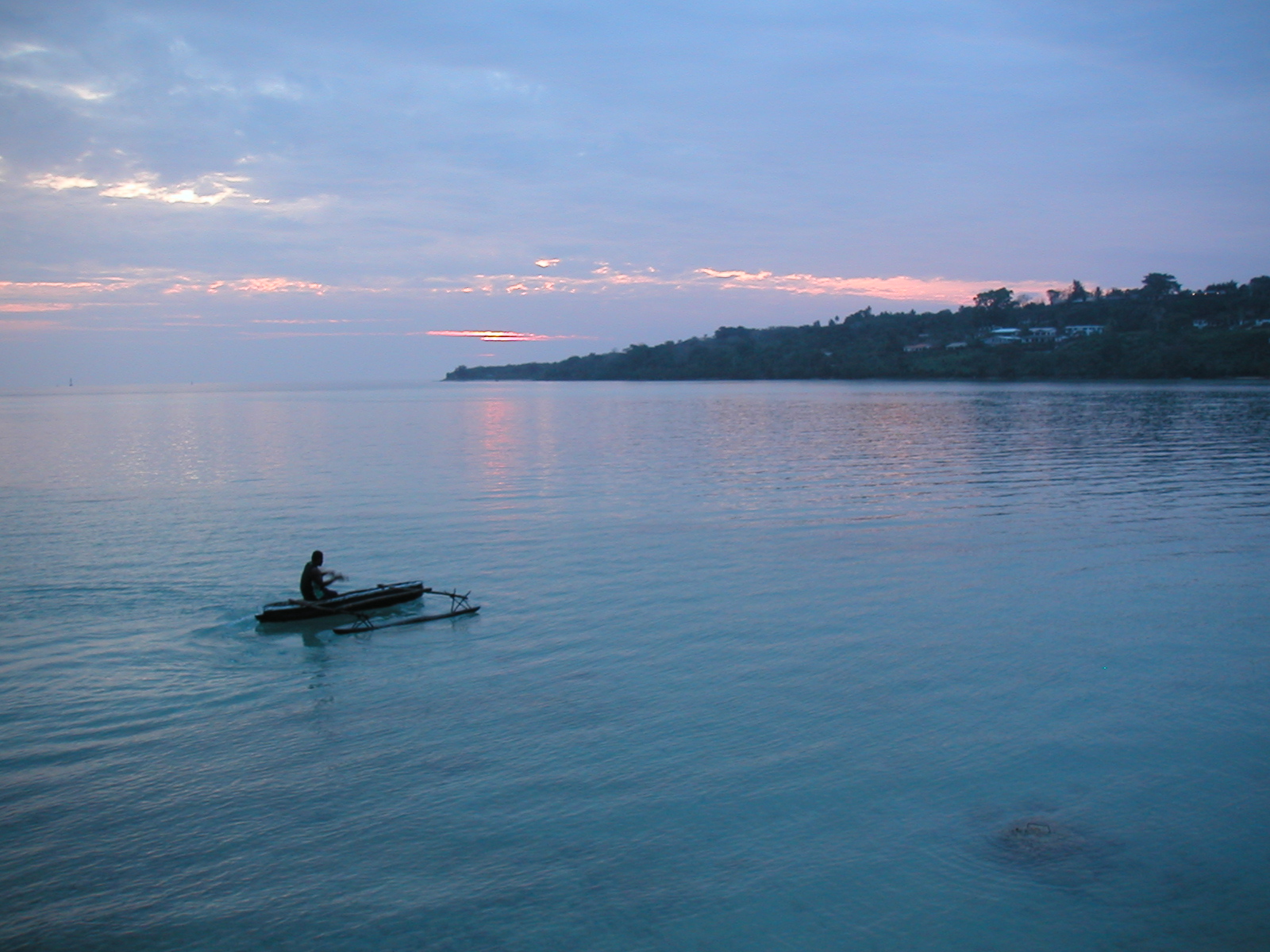 [Canoe+on+Port+Vila+harbour.jpg]