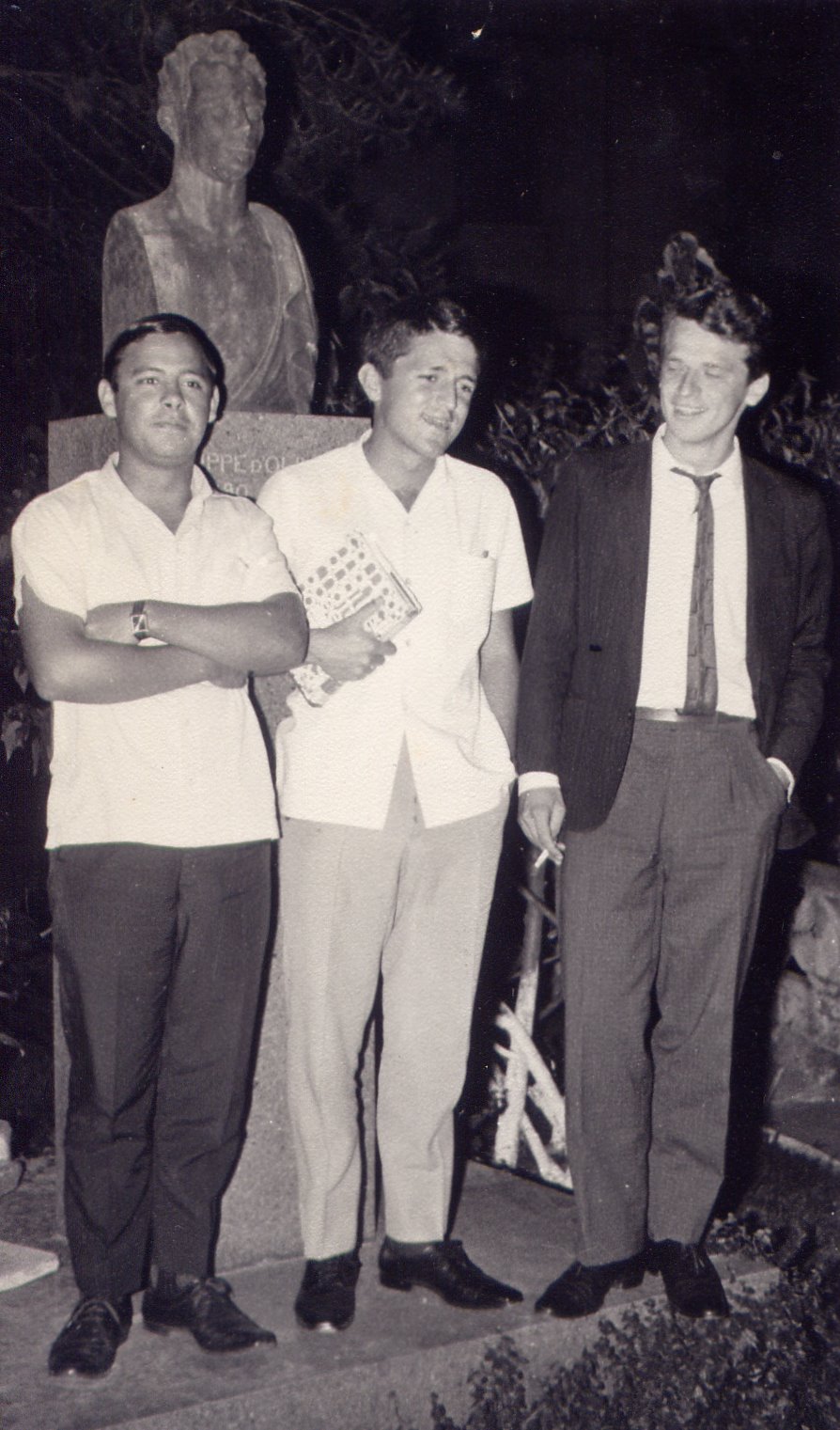 [João+Nascimento,+J.+Pizarro+e+Tarso+Genro,1966.jpg]