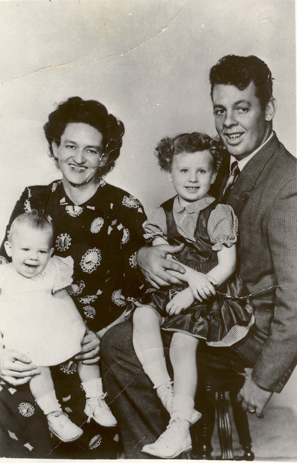 [EUEL+HOLBROOK+FAMILY+1954.JPG]