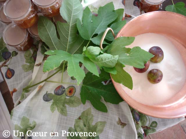 [2+La+confiture+de+figues+-+Un+Cœur+en+Provence+©.jpg]