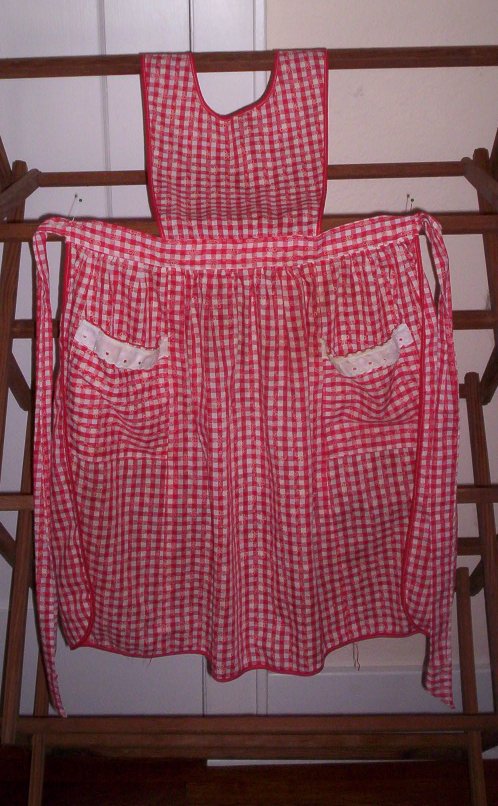 [vintage+red+and+white+full+apron.jpg]
