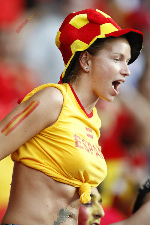 [spanish_football_girl.jpg]