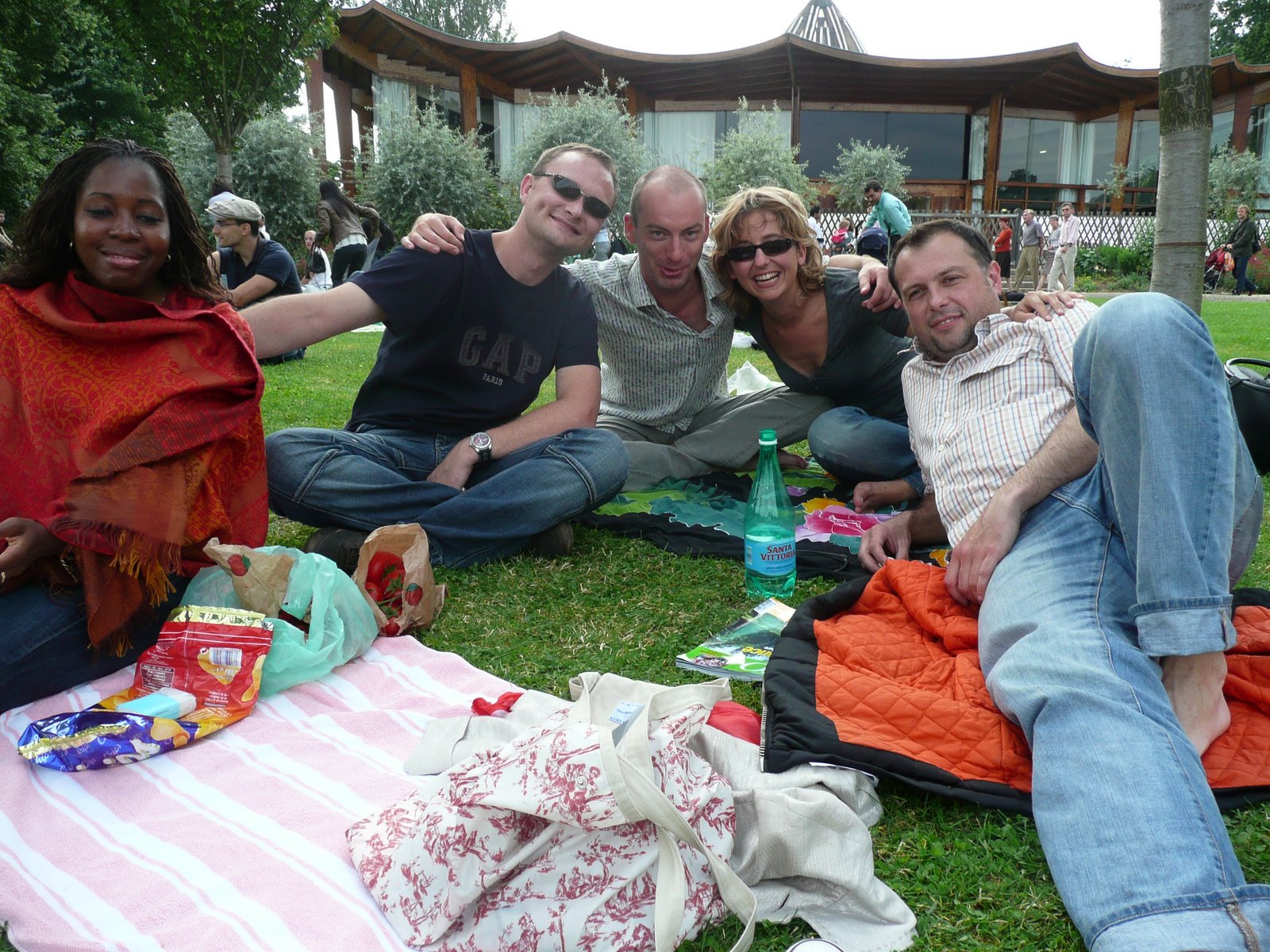 [1er+picnic+au+parc+Floral,+le+08+juin+2008.JPG]