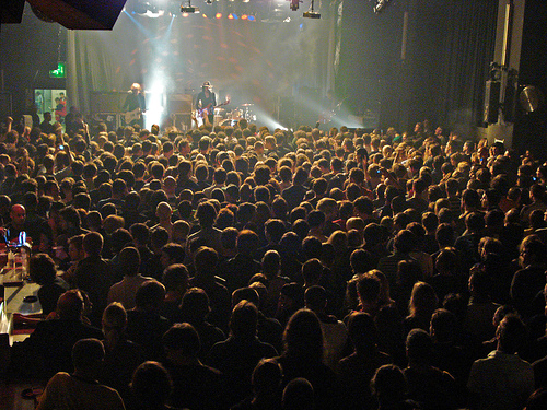[concert+crowd.jpg]